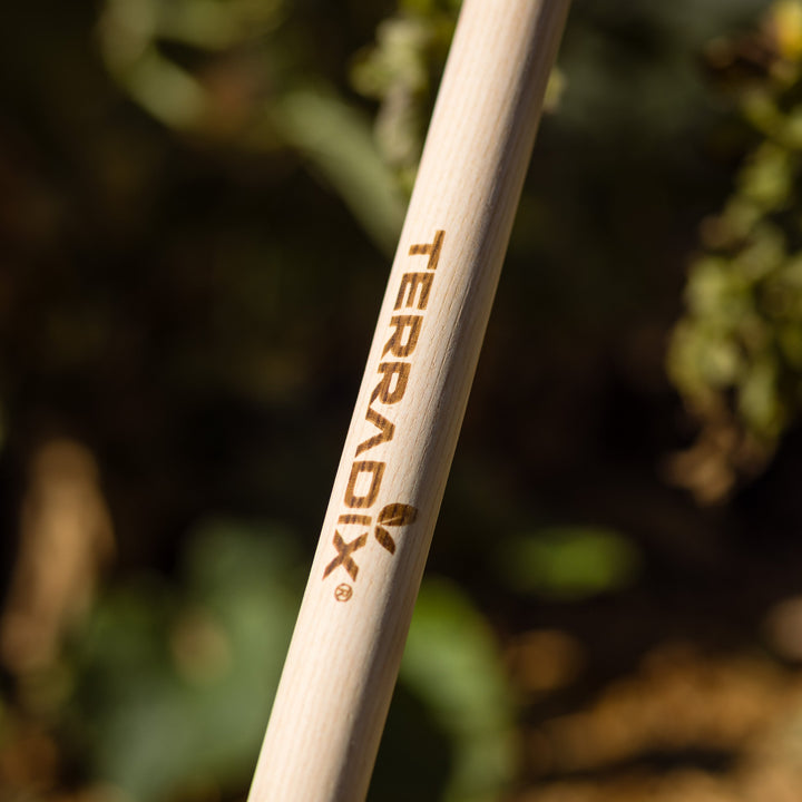 TERRADIX Pendelhacken Stiel Holz mit Logo eingebrannt